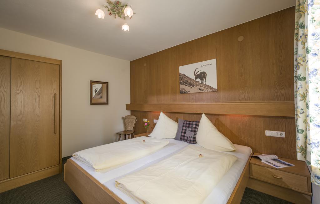 Apartament Rofan *