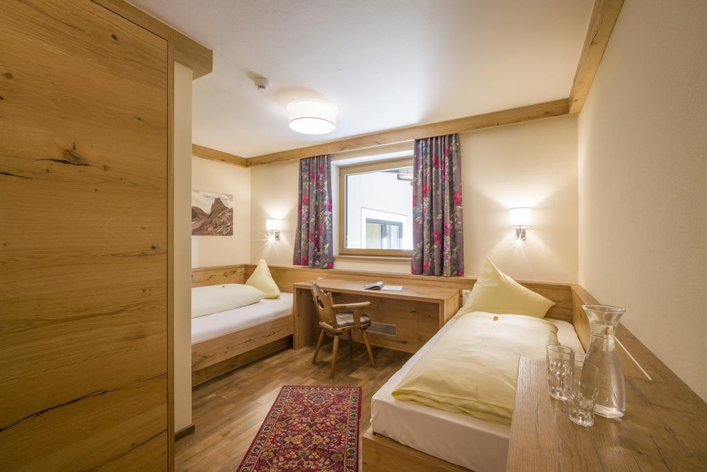 Apartament Rofan *